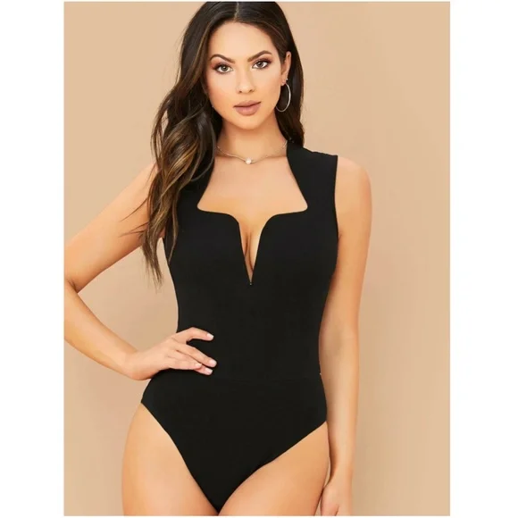 Black Sexy Sleeveless Bodysuit Deep Plunging V-Neck Cut - Picture 5 of 13